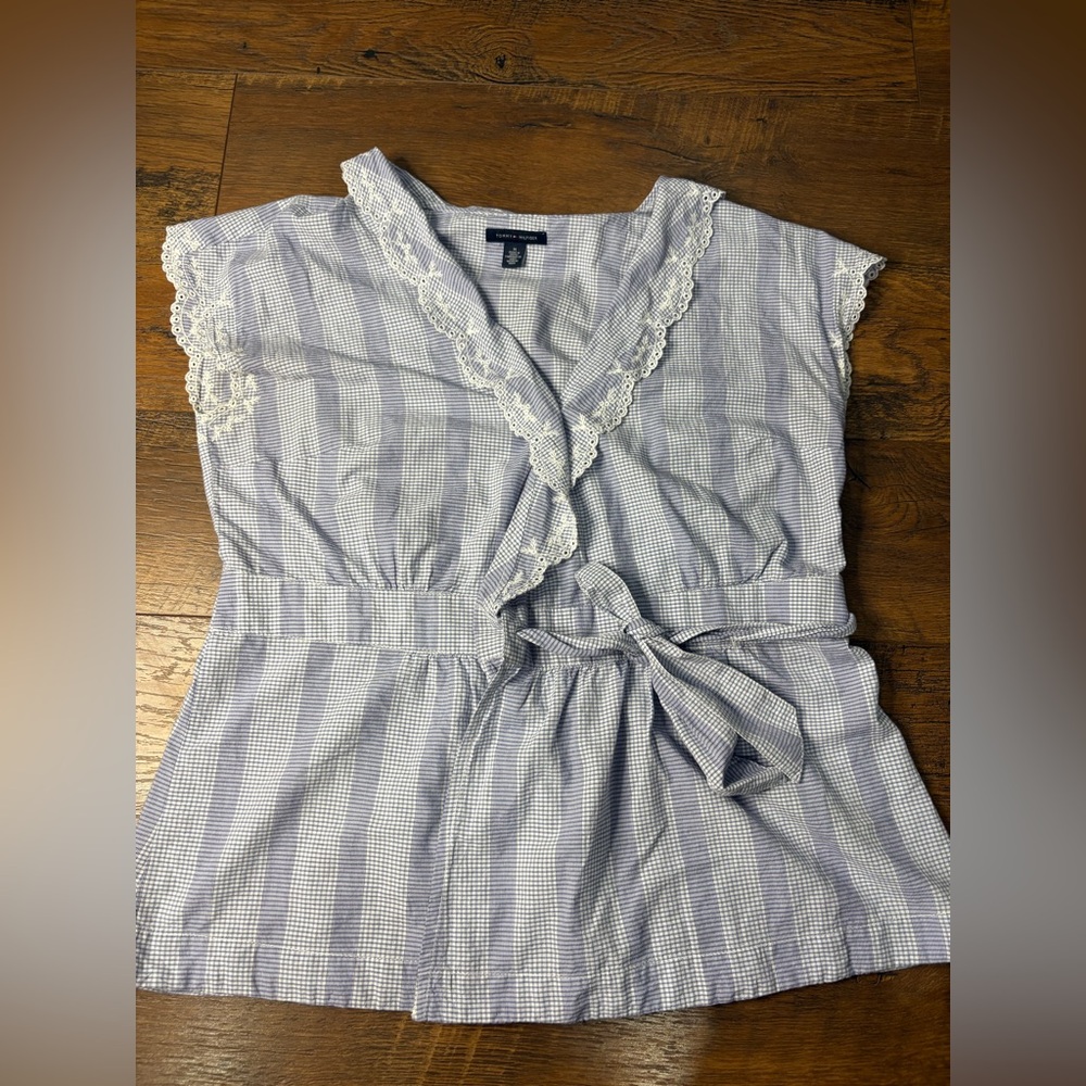 Tommy Hilfiger Women's Blue Striped Wrap babydoll Top medium